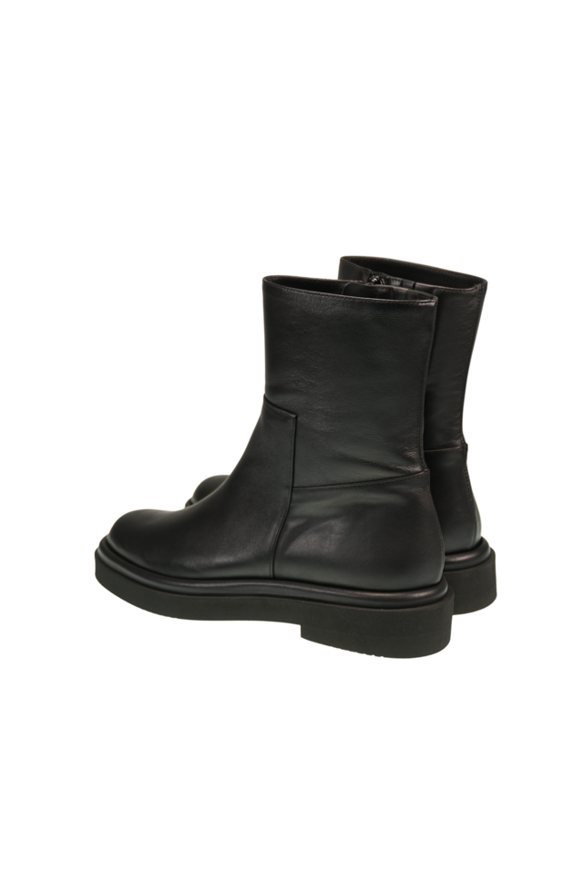 Carla Nappa black